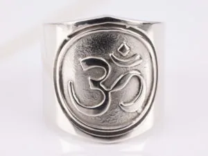 ANILLO DE PLATA OM