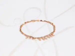 PULSERA CON DIJE PLATA CADENA Y MONEDAS ORO ROSA