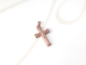 DIJE RECUBRIMIENTO DE ORO ROSA CRUCIFIJO DIAMANTADO ZIRCONIA