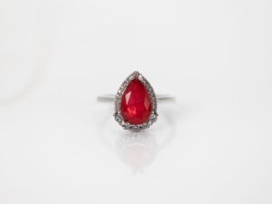 ANILLO PLATA RODIZADA GOTA ENMARCADA RUBI ROJO