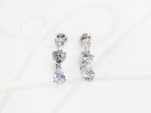 ARETE PLATA RODIZADA GOTAS CORAZON MOISSANITE