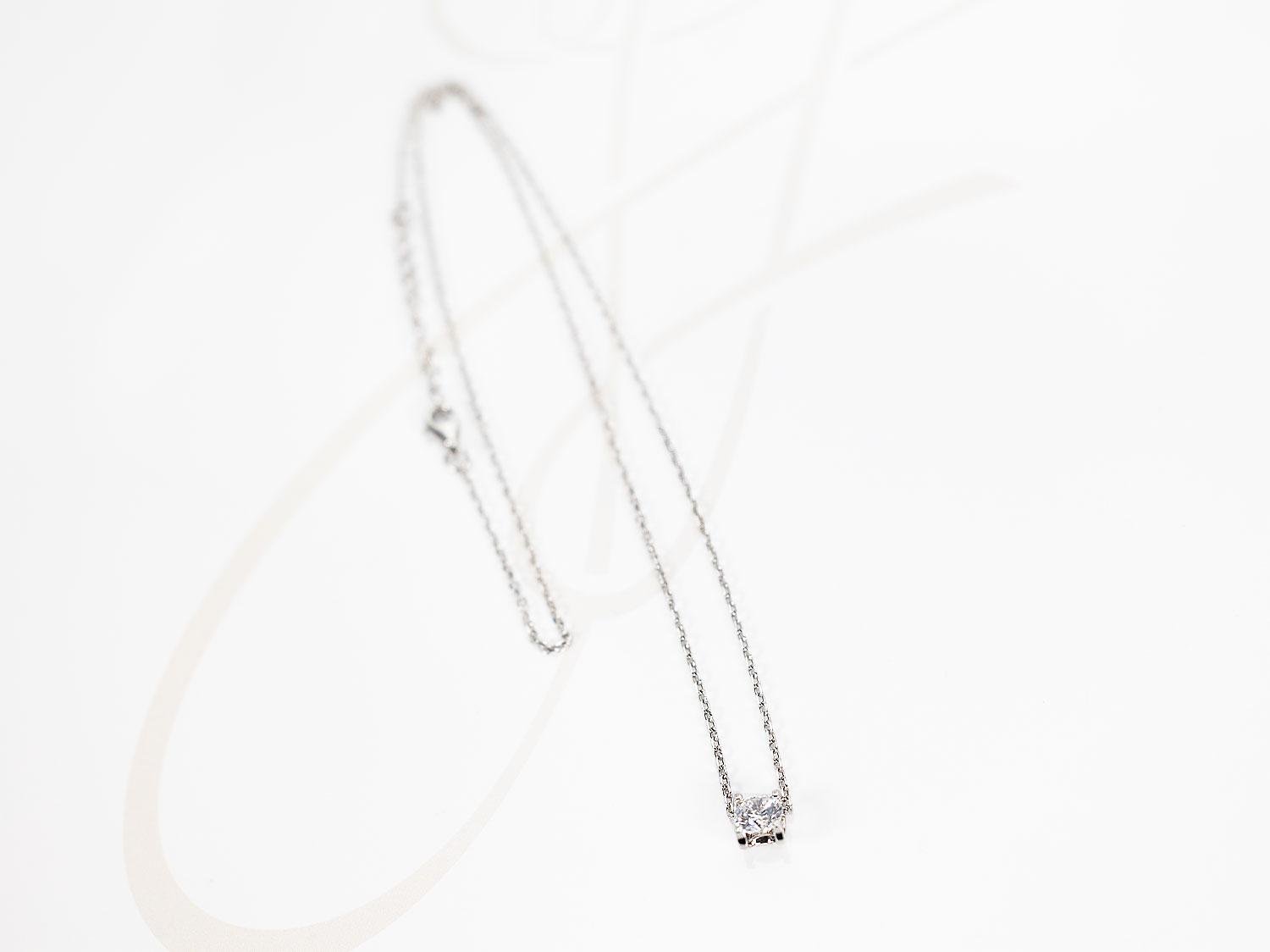 COLLAR PLATA RODIZADA SENCILLO TOPACIO BLANCO