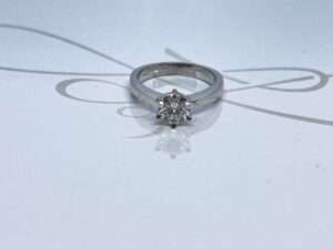 ANILLO PLATA RODIZADA MOISSANITE SOLITARIO