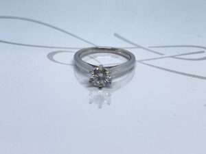 ANILLO PLATA RODIZADA MOISSANITE SOLITARIO