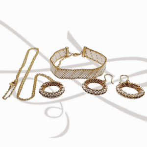 JUEGO PULSERA ARETE Y DIJE BLANCO MIYUKI
